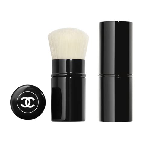 LES PINCEAUX DE CHANEL Retractable Kabuki Brush N°108